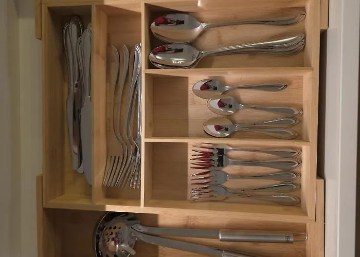 Helle, Zentrumsnahe Und Komfortabel 2-zimmer *