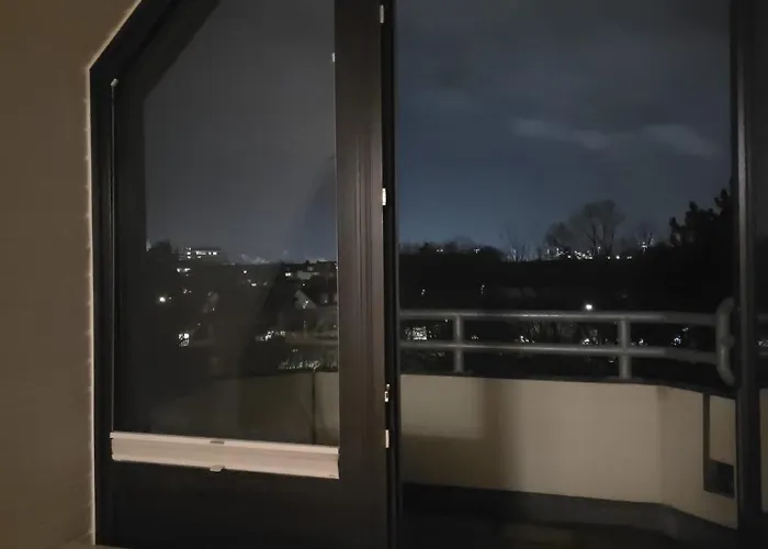 Helle, Zentrumsnahe Und Komfortabel 2-zimmer Düsseldorf